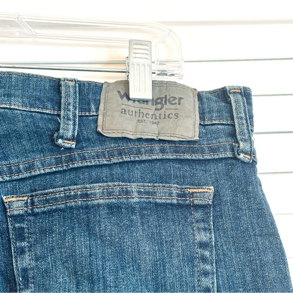 Wrangler Authentics Dark Wash Straight Leg Jeans Size 34 x 28 - Picture 4 of 7
